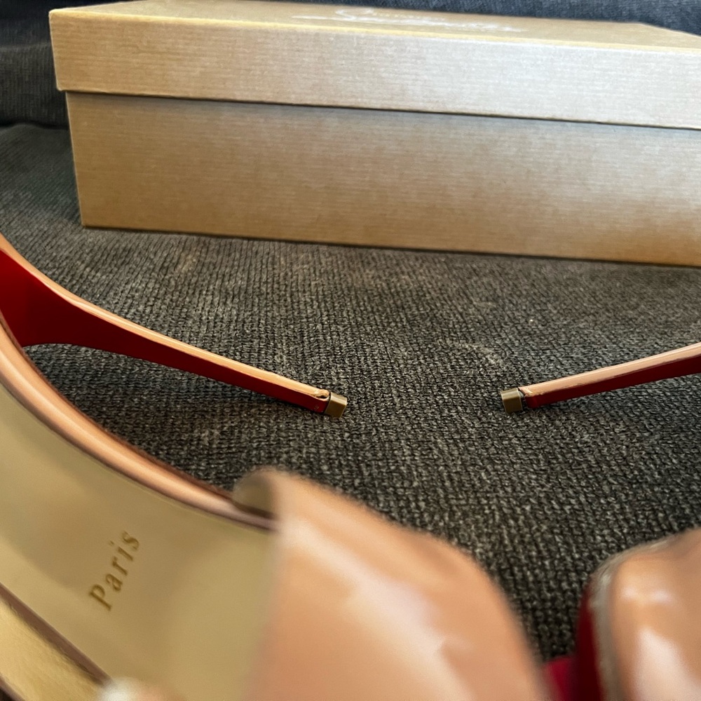 Christian Louboutin Iriza Nude Patent Leather Pointed-Toe Stiletto Pumps - Picture 9 of 11